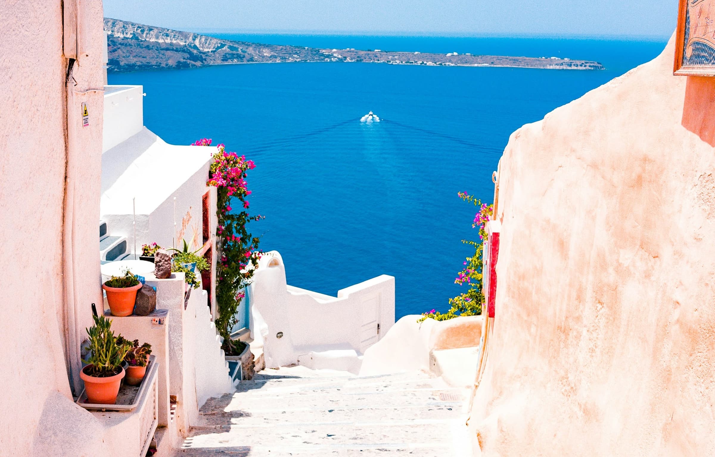 Luxury hotels in Santorini