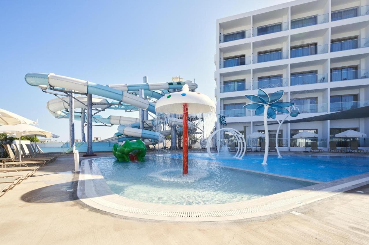 Maris Grand Waterpark Resort view 3