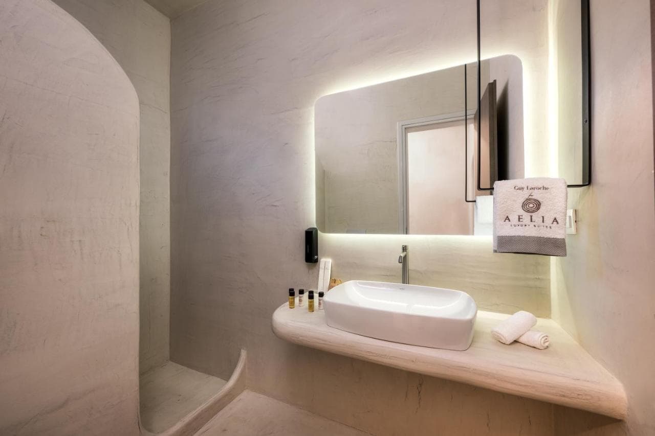 Aelia Luxury Suites view 3