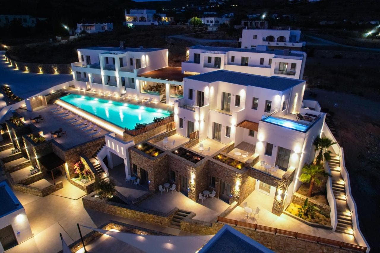 Kouros Blanc Resort & Suites view 3