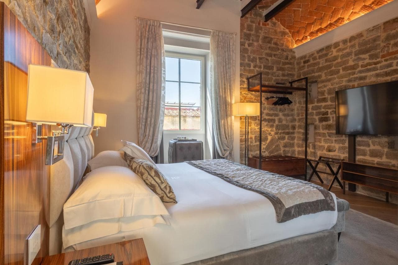 Donati Luxury Tower Suites view 4