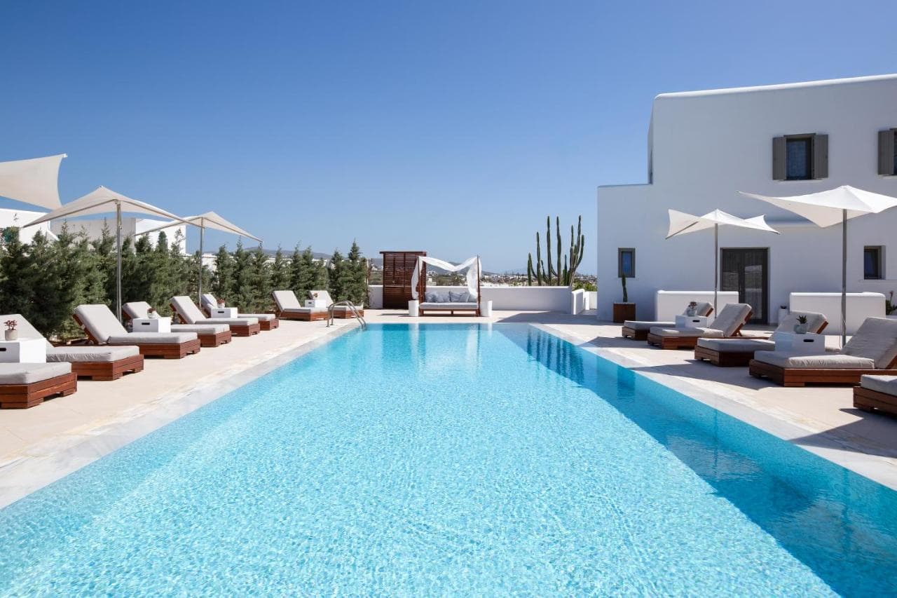 18 Grapes Hotel main view
