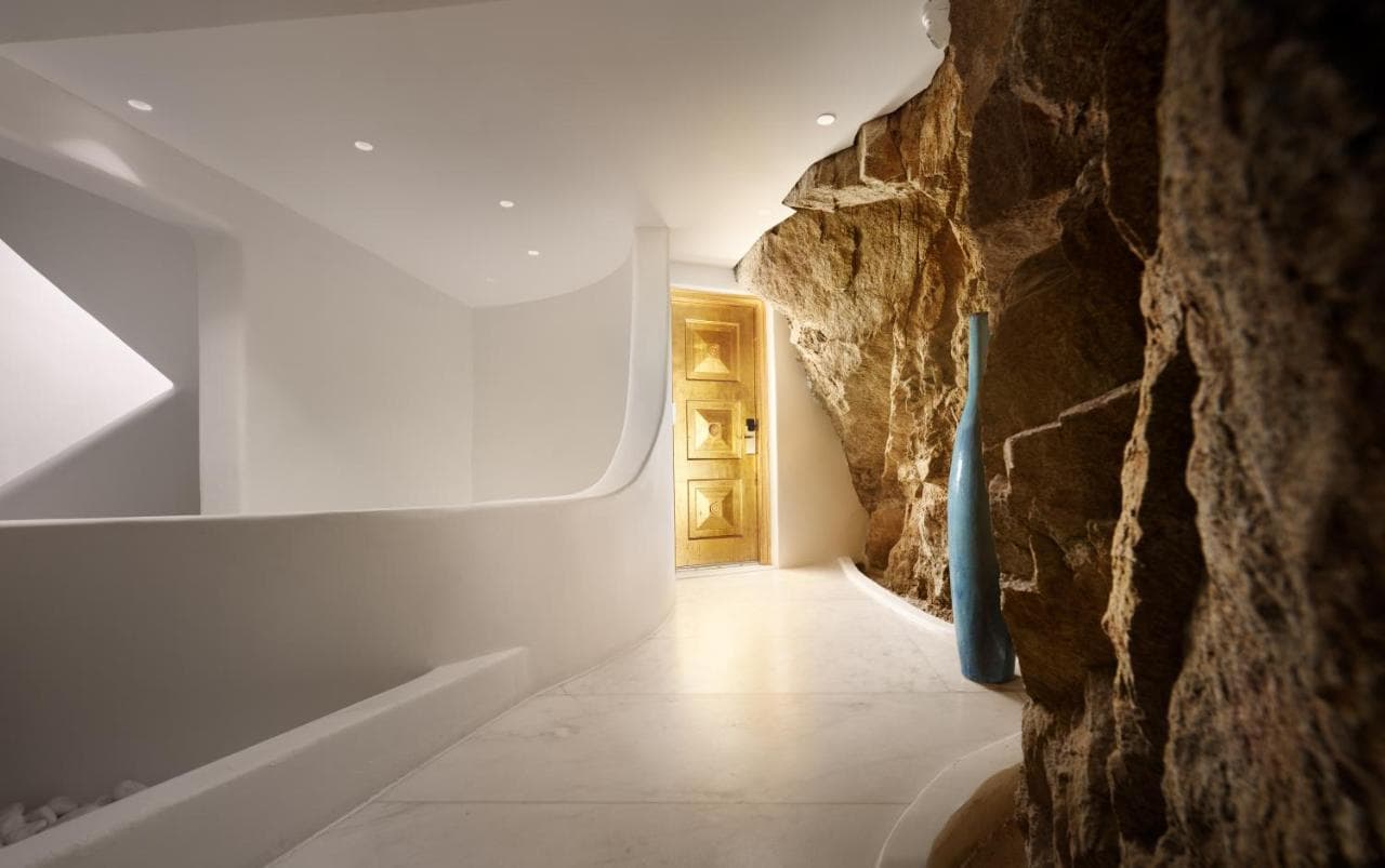 Cavo Tagoo Mykonos view 3