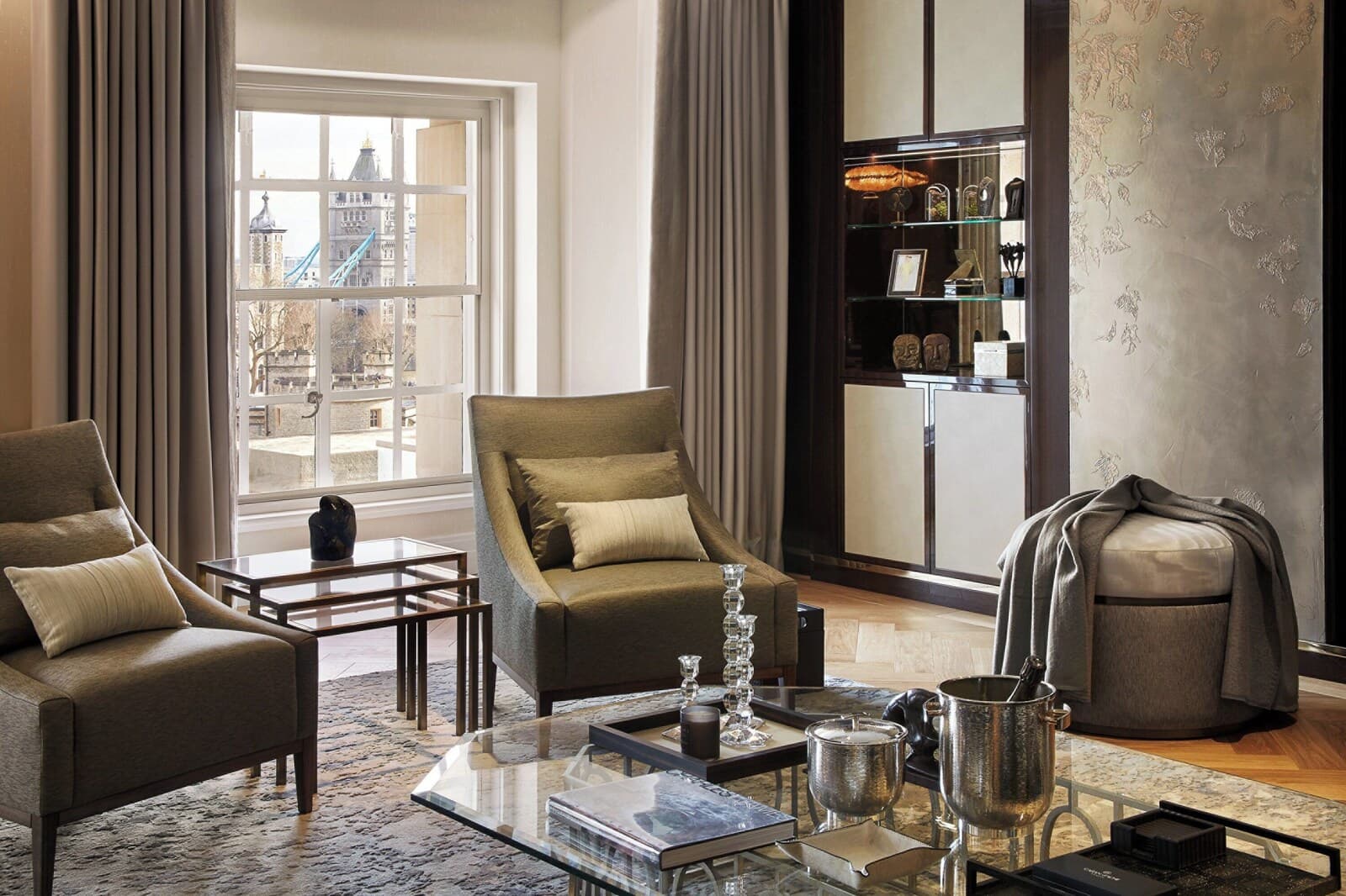 Four Seasons Hotel London at Tower Bridge – photo 3