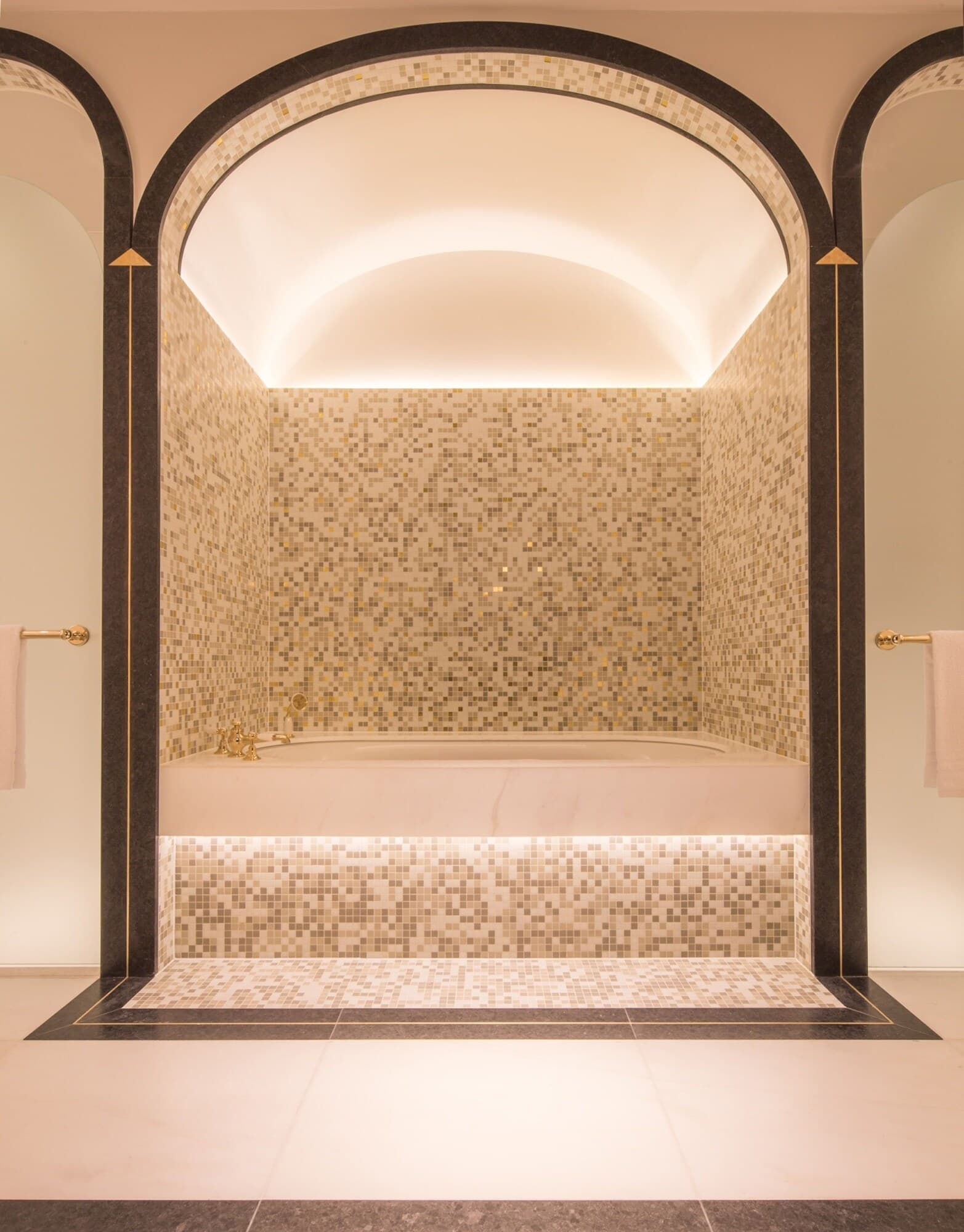 Four Seasons Hotel London at Tower Bridge – photo 6