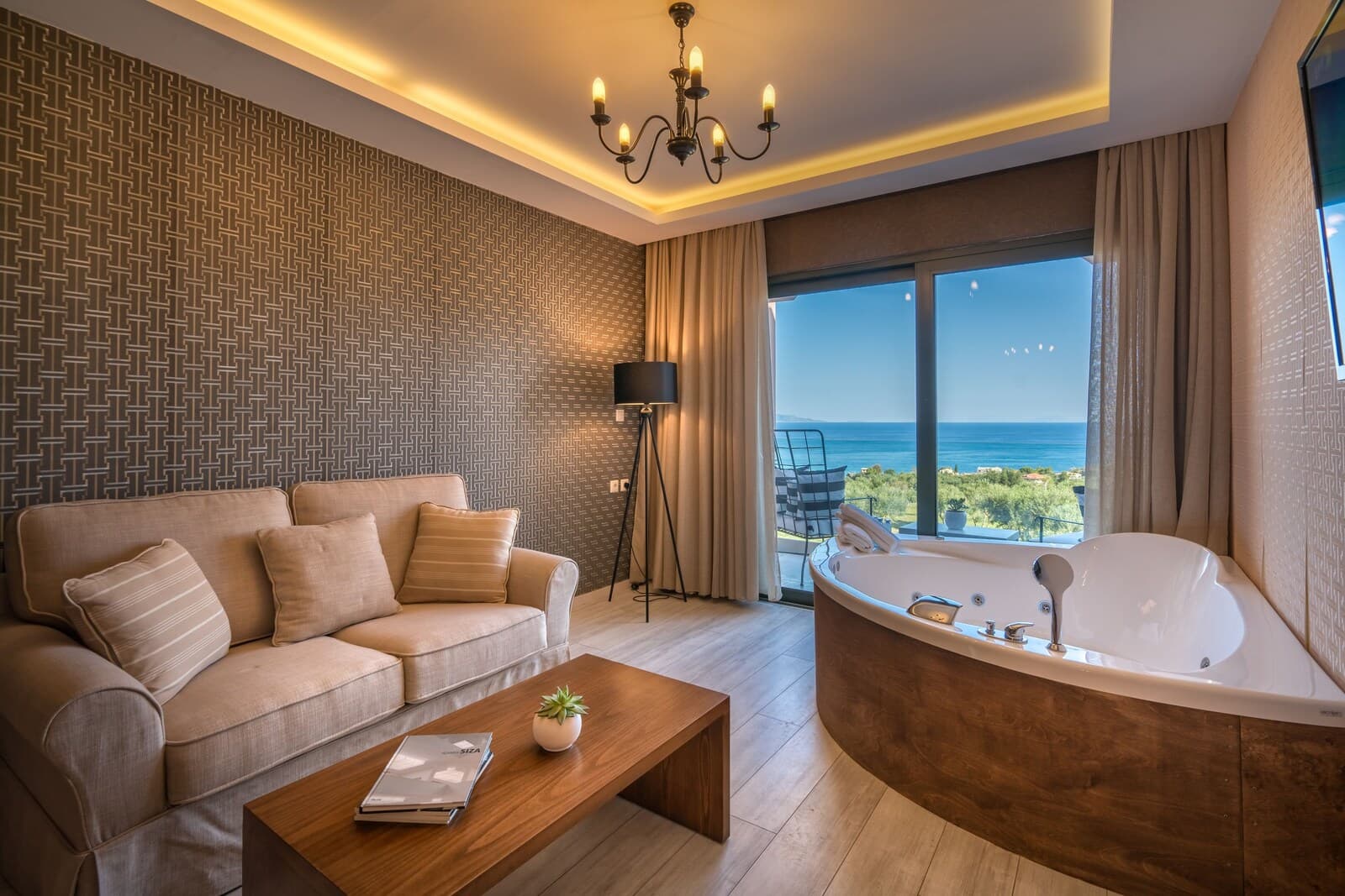 Elegance Luxury Executive Suites - Adults Only – photo 2