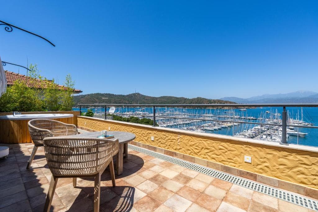 Hotel Unique - Adults Only view 7